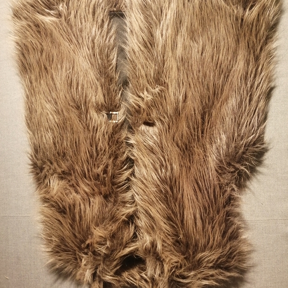 EUC faux fur ladies vest - Picture 3 of 6